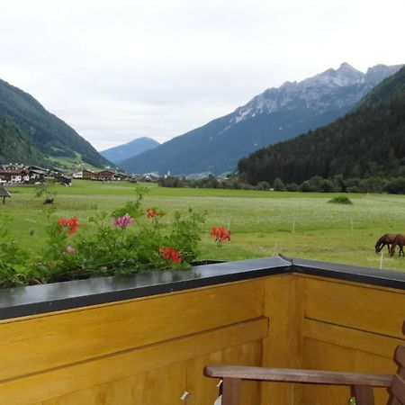 Gasthaus Luenerhof Neustift im Stubaital Zimmer foto
